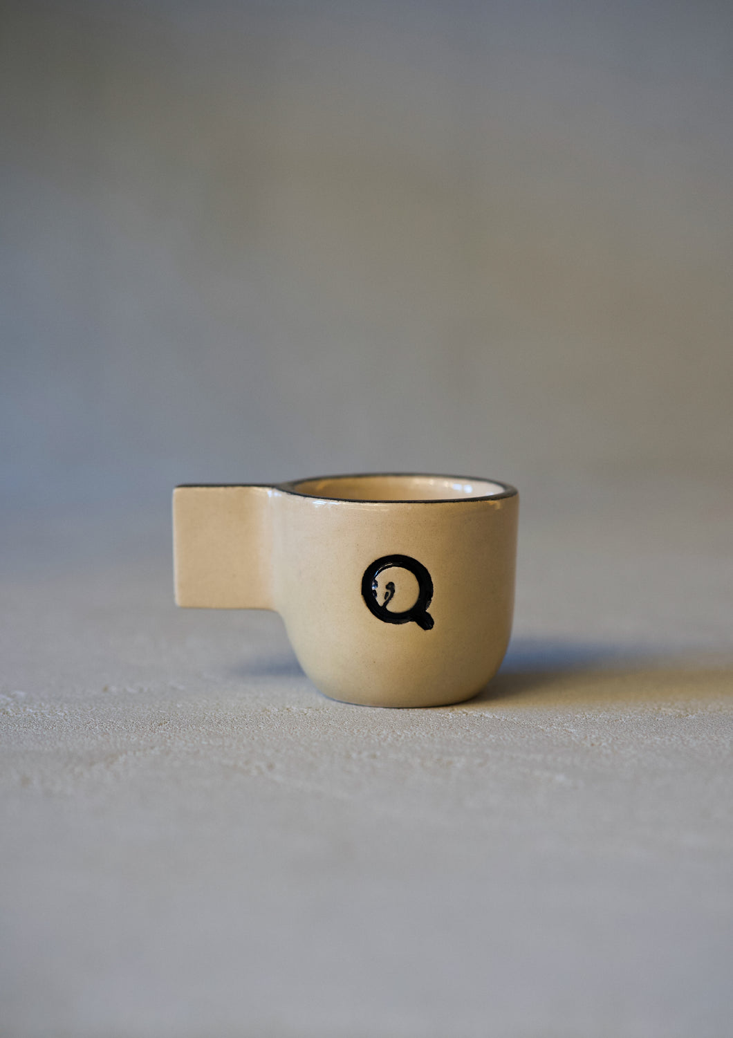 Rankų darbo keramikinis puodelis