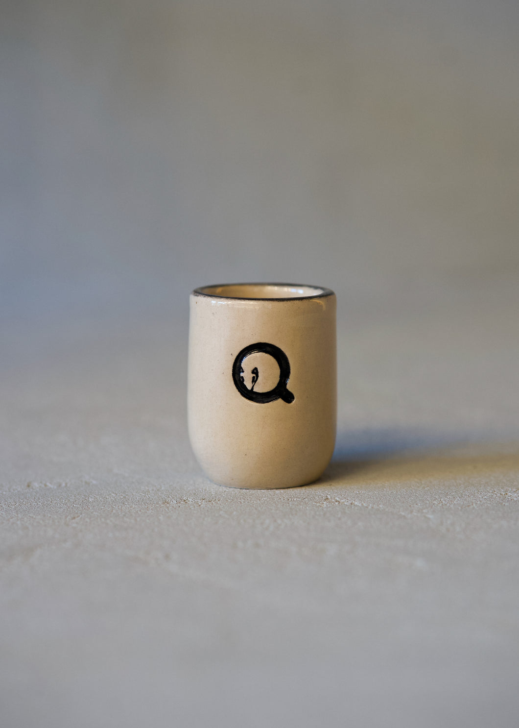 Rankų darbo keramikinis puodelis