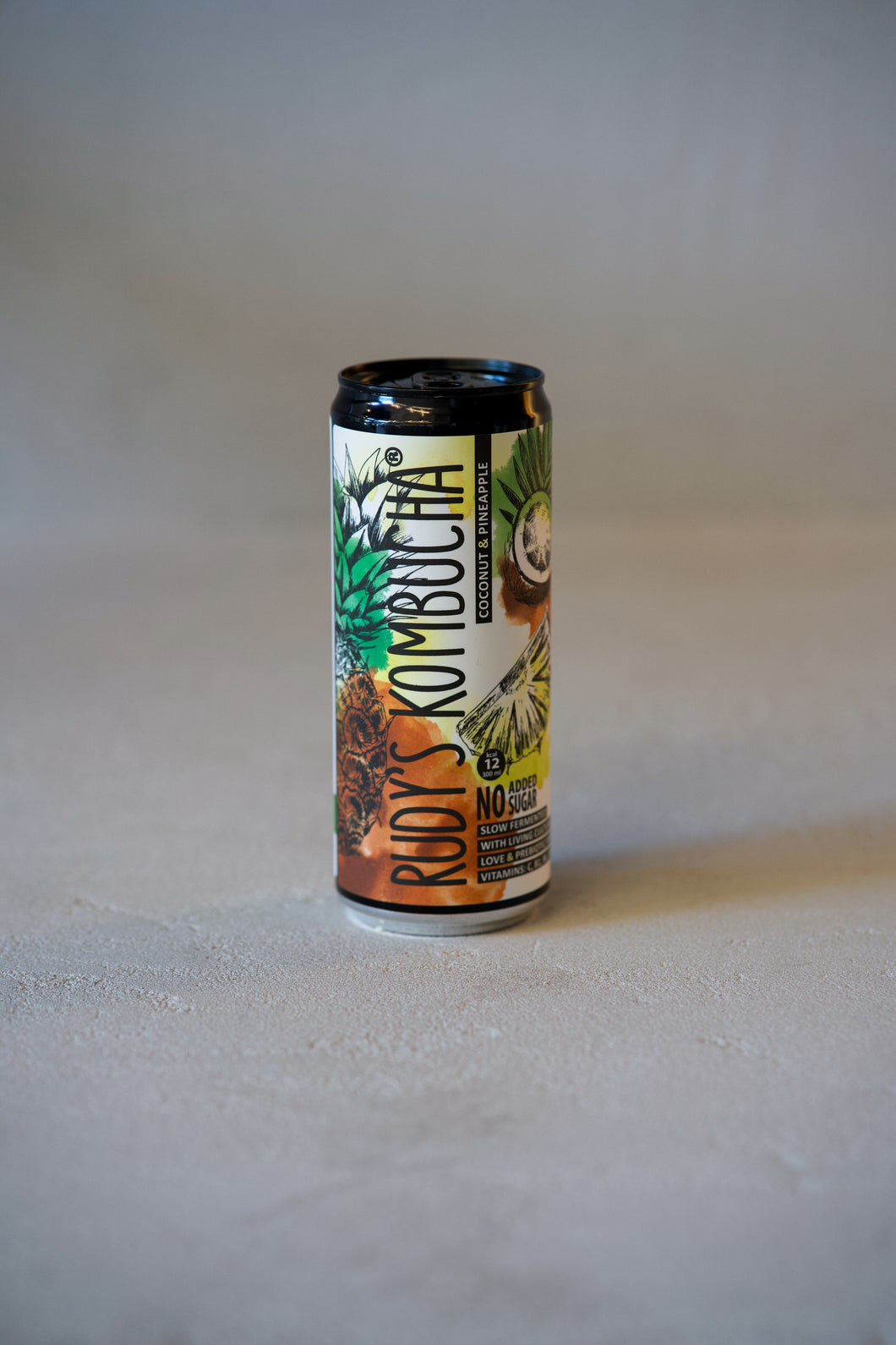 KOKOSŲ IR ANANASŲ KOMBUČIA